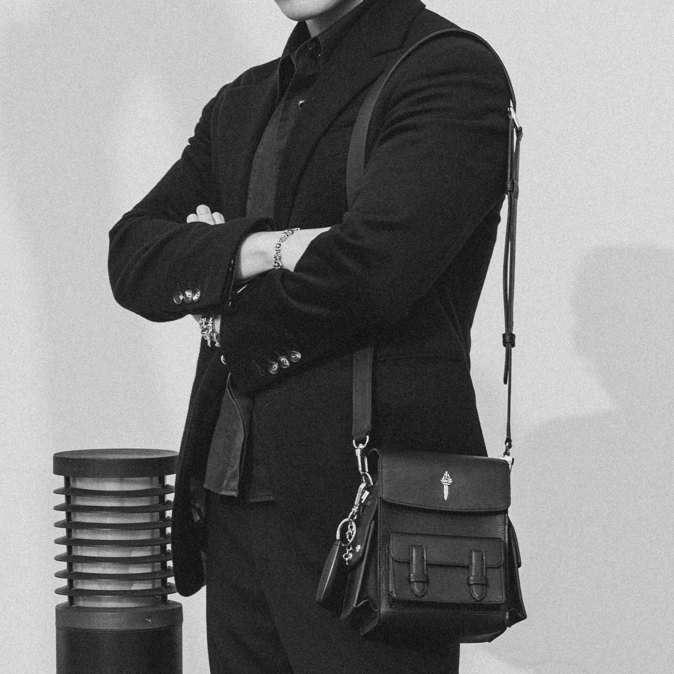 Helios Trinity Vault Leather Bag - Image 2