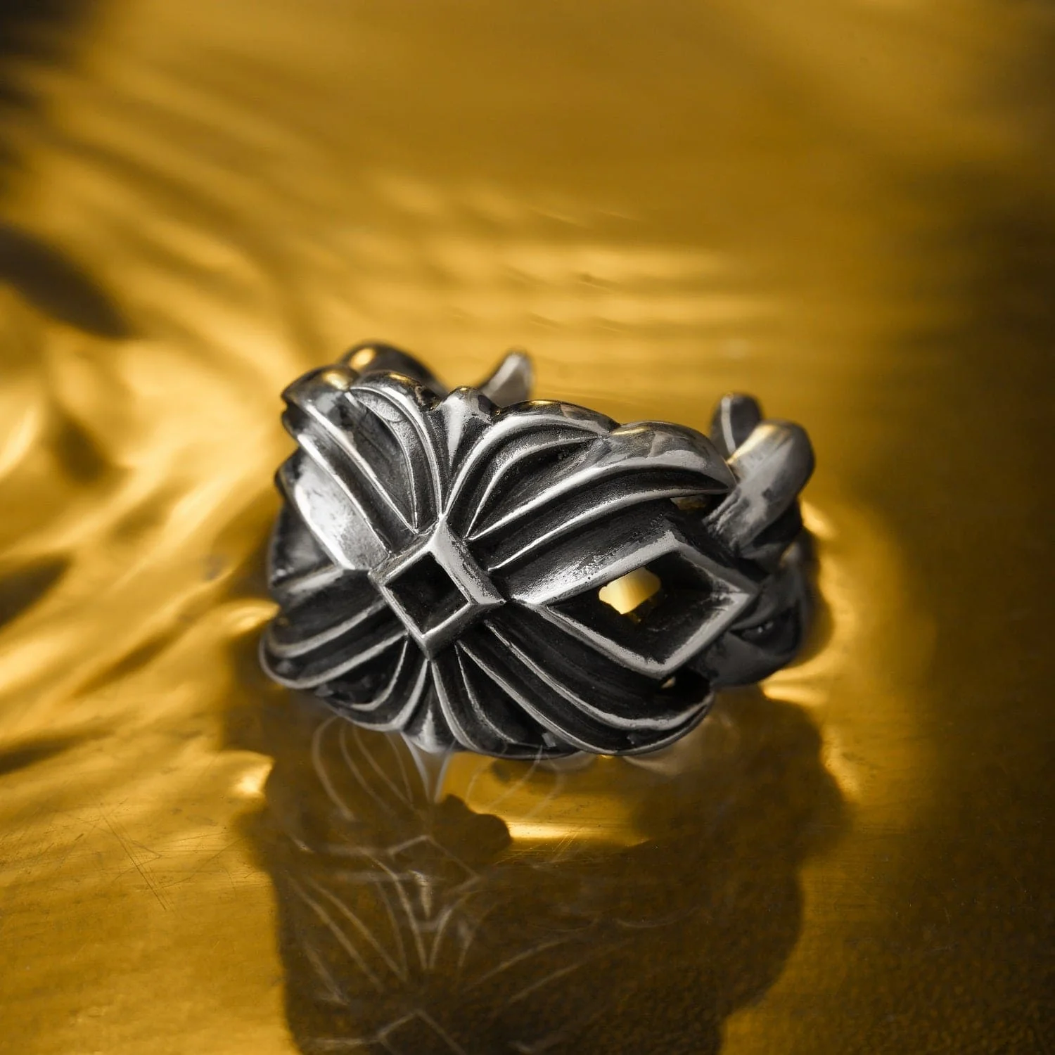Michigan Lotus Black Silver - Image 3